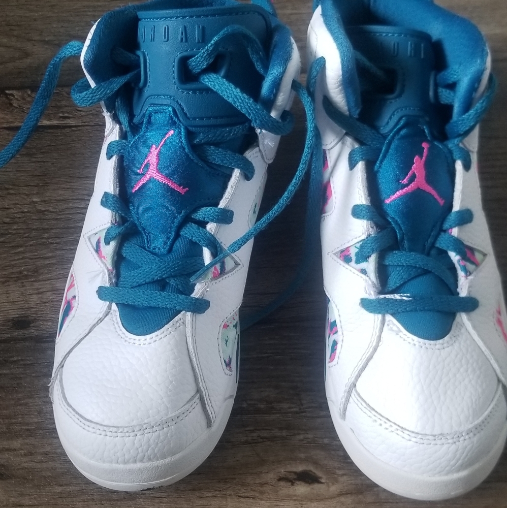 Nike Air Jordan Retro 6 GS